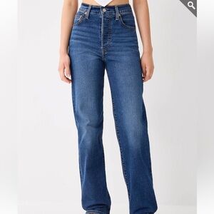 Levi’s Ribcage straight jean in Dark Wash Denim Size 26